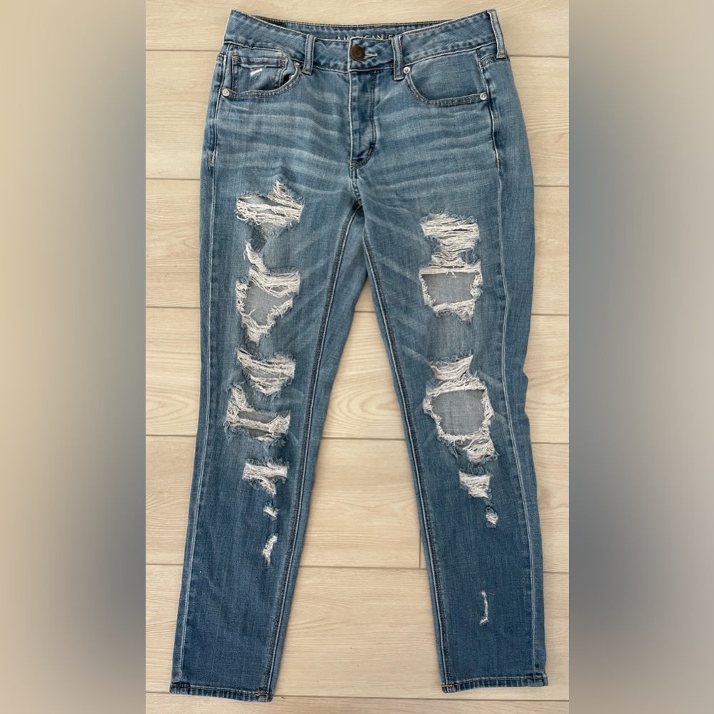 American Eagle Outfitters Blue Distressed Boyfriend Jeans